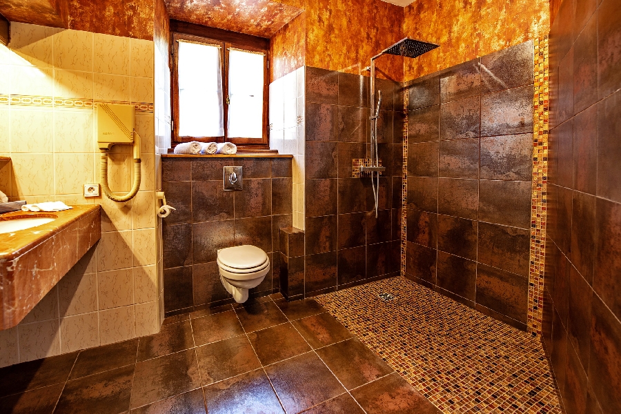 Salle de bain d'une chambre de l'hotel 3 étoiles Sainte-Foy