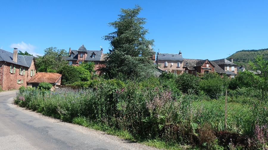 Village de Bruéjouls : le jardin des landes