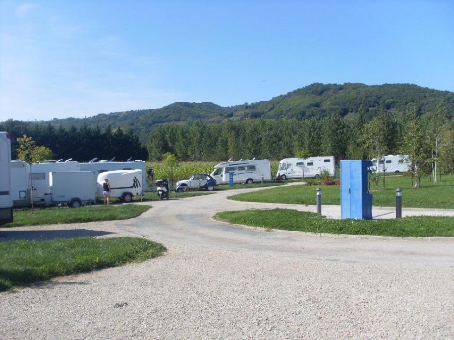 Aire municipale de service pour camping-car de Saint-Cyprien - Borne de services
