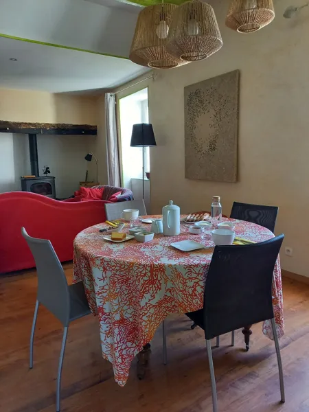 La salle commune, lieu de convivialité.