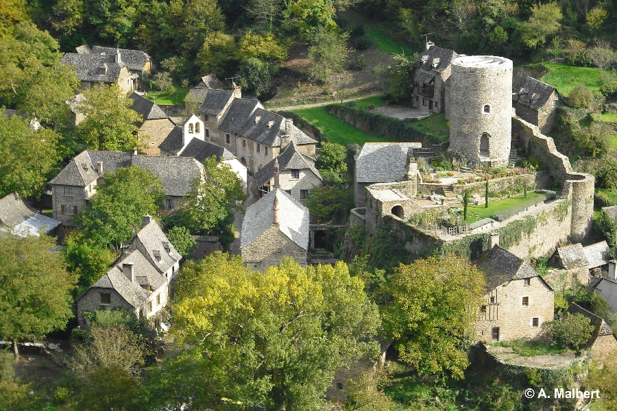 Balade autour de Sénergues - Le village médiéval de Montarnal