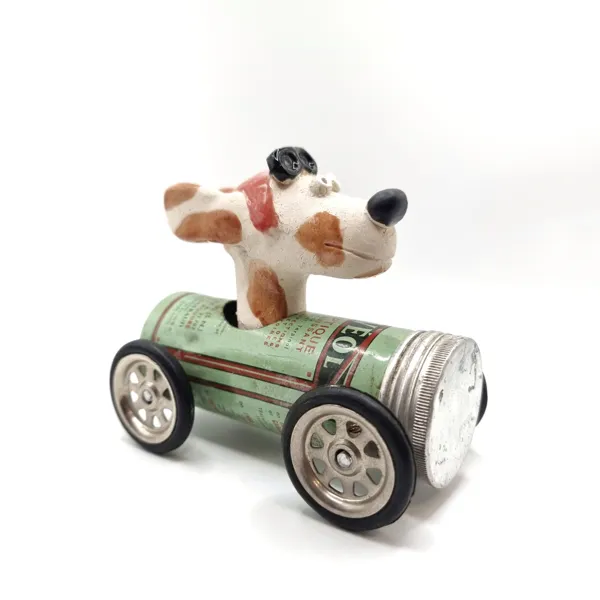 Ancient boîte transformée en joie