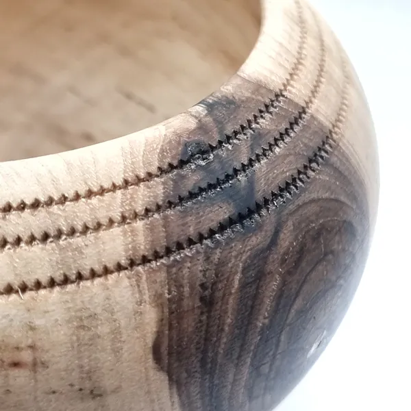 Bol en bois tourné par Jules