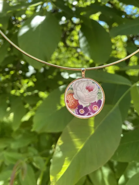 Tour de cou en vaisselle ancienne