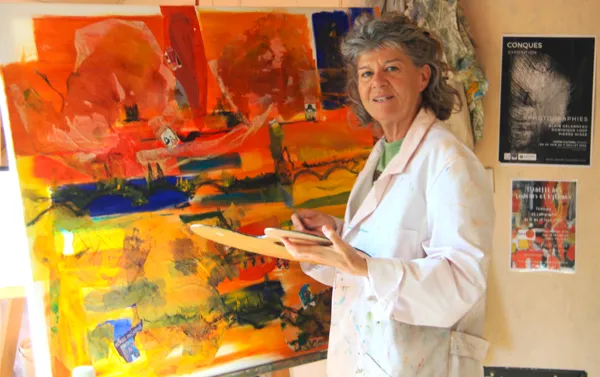 Isabelle dans son atelier