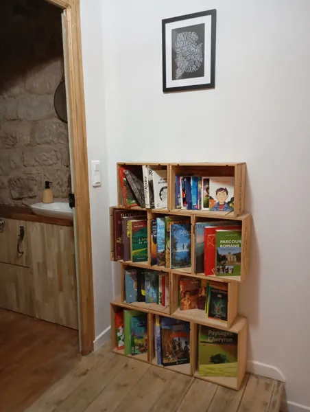 Bibliothèque à disposition